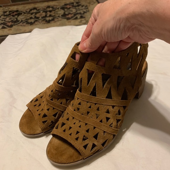 Sz 8.5 Steve Madden Estée Suede Sandals - Picture 5 of 12